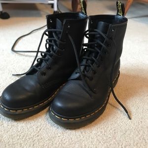 1460 Dr Martens Boots